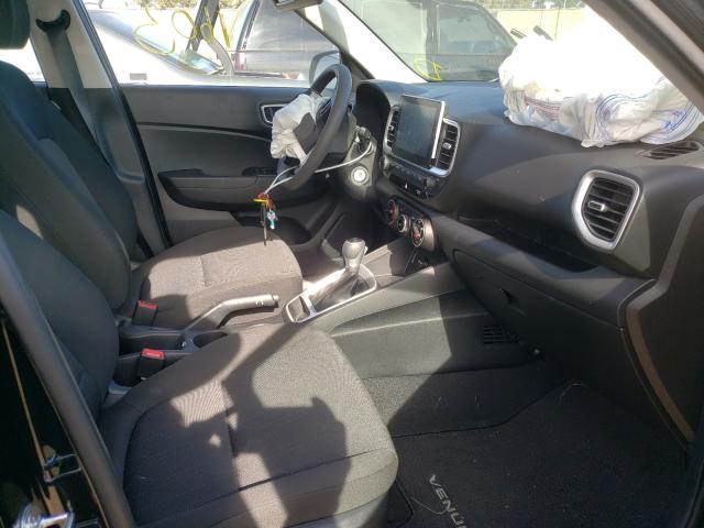 2021 HYUNDAI VENUE SE KMHRB8A31MU077026