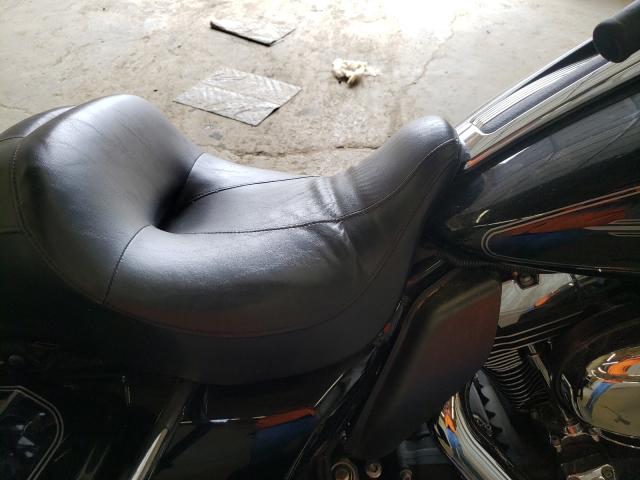 2010 HARLEY-DAVIDSON FLHTCU 1HD1FC415AB604977