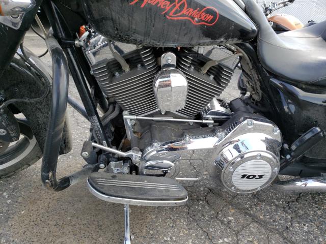 2011 HARLEY-DAVIDSON FLHX 1HD1KBM14BB641249