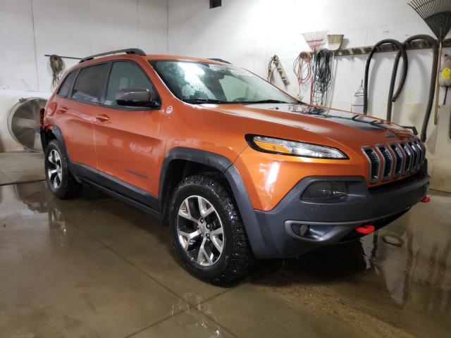 Jeep Trailhawk оранжевый