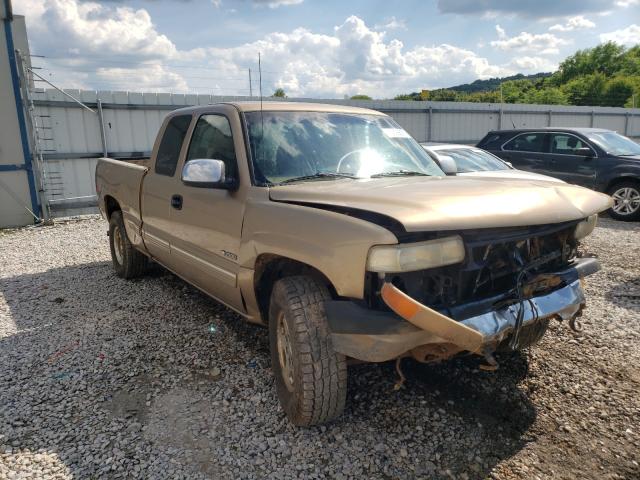 Salvage trucks for sale at Prairie Grove, AR auction: 2000 Chevrolet Silverado