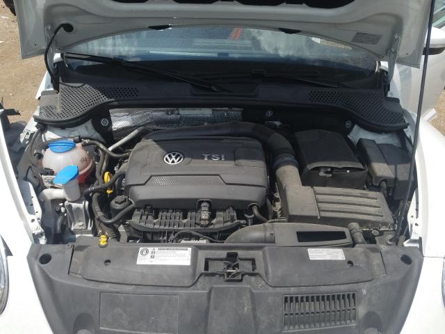 2017 VOLKSWAGEN BEETLE SE 3VWJ17AT8HM631104