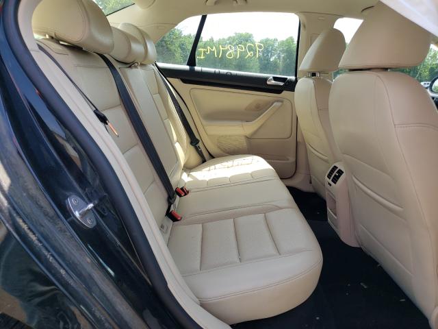 2010 VOLKSWAGEN JETTA WOLF 3VWRA7AJ2AM053976
