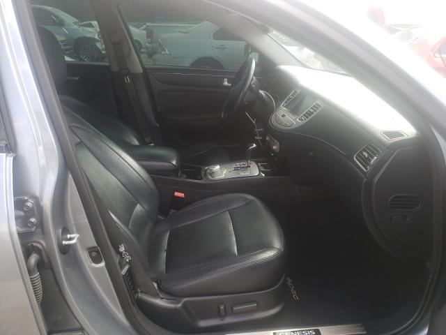 2013 HYUNDAI GENESIS 5. KMHGC4DH8DU257091