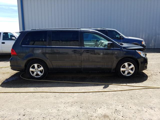 2011 VOLKSWAGEN ROUTAN SE 2V4RW3DG2BR718016