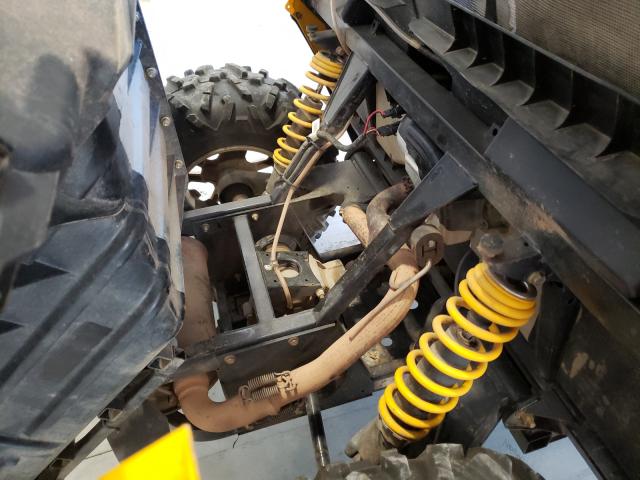 2015 CAN-AM COMMANDER 3JBKKAN29FJ001774