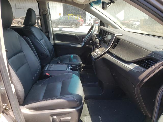 2017 TOYOTA SIENNA SE 5TDXZ3DC5HS835854