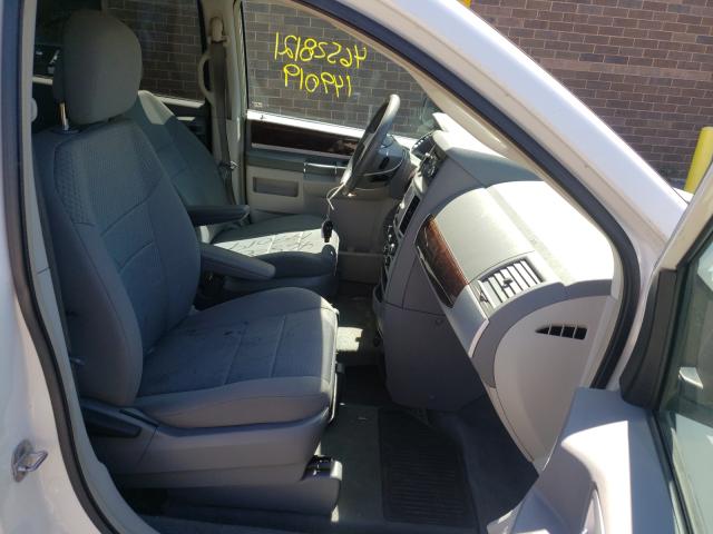 2010 CHRYSLER TOWN AND C 2A4RR5D10AR451119