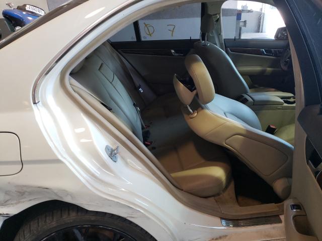 2010 MERCEDES-BENZ C300 WDDGF5EB7AR126511