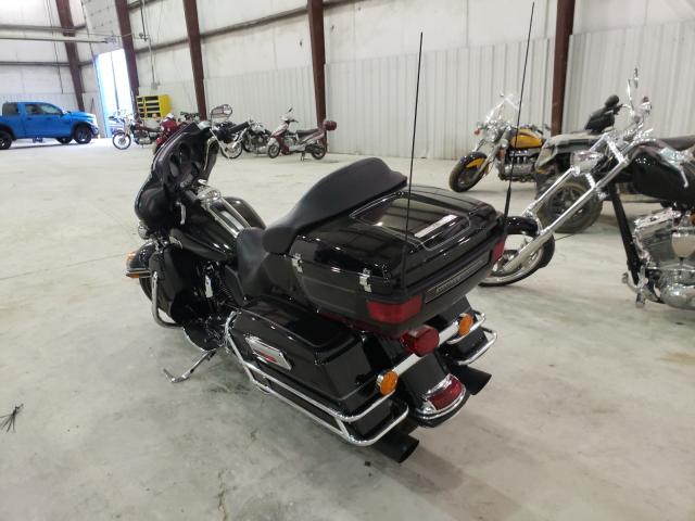 2010 HARLEY-DAVIDSON FLHTCU 1HD1FC414AB657962