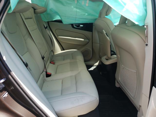 2018 VOLVO XC60 T6 MO YV4A22RK8J1044643