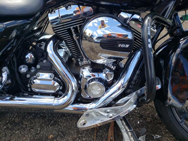 2011 HARLEY-DAVIDSON FLHX 1HD1KB411BB651785