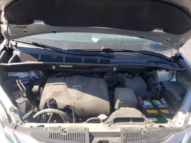 5TDYZ3DC7HS888298 Toyota SIENNA XLE