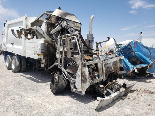 Salvage cars for sale from Copart Anthony, TX: 2006 Peterbilt 320