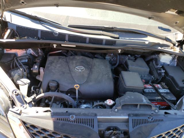 2017 TOYOTA SIENNA SE 5TDXZ3DC5HS874511