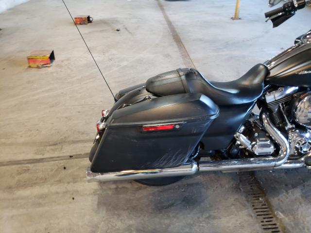 2015 HARLEY-DAVIDSON FLTRX ROAD 1HD1KHM12FB703210
