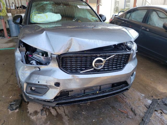 2019 VOLVO XC40 T5 R- YV4162UM6K2056251