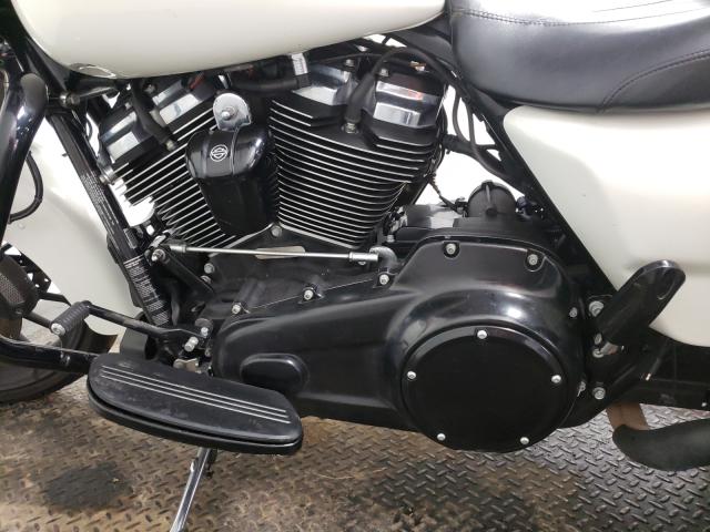 2018 HARLEY-DAVIDSON FLTRXS ROA 1HD1KTC19JB657162