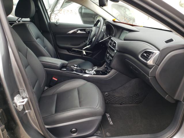 2018 INFINITI QX30 BASE SJKCH5CR0JA045090