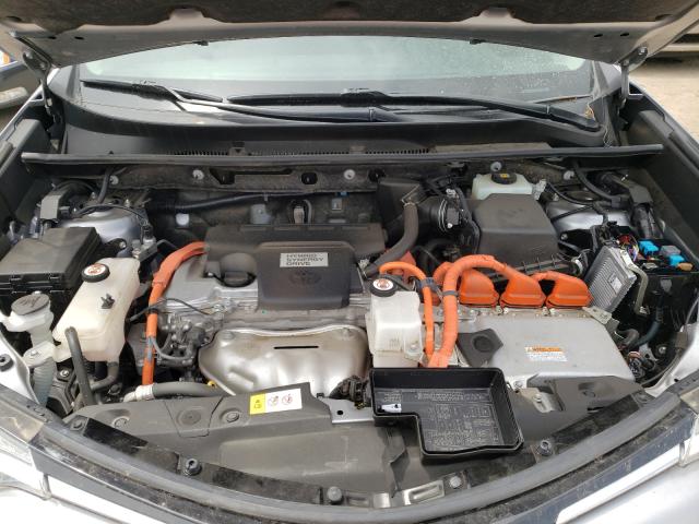 2018 TOYOTA RAV4 HV LE JTMRJREV2JD190245