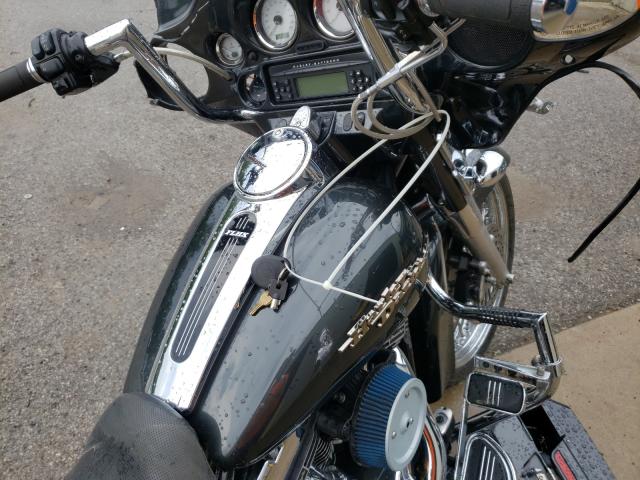 2007 HARLEY-DAVIDSON FLHX 1HD1KB4137Y649458