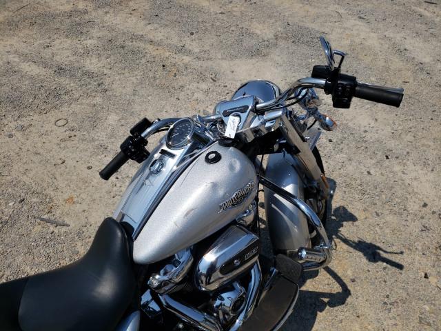 2019 HARLEY-DAVIDSON FLHR 1HD1FBC18KB636559