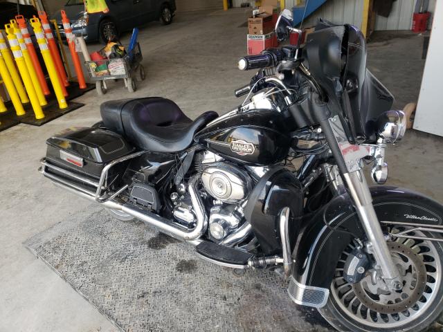 2010 HARLEY-DAVIDSON FLHTCU 1HD1FC412AB646569