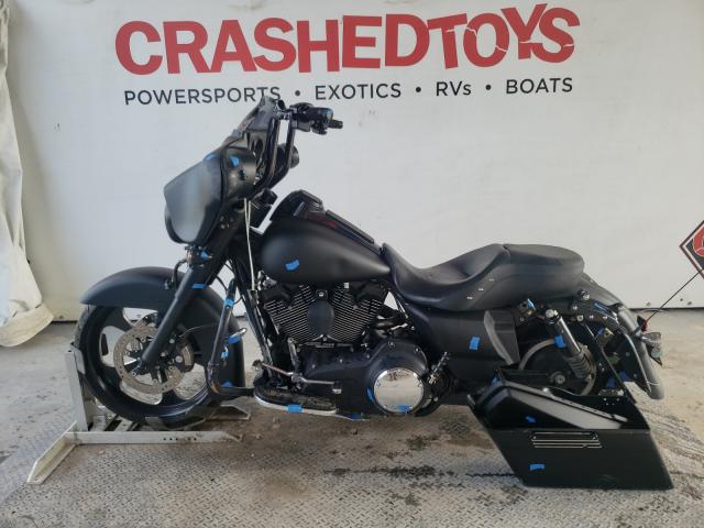 2011 HARLEY-DAVIDSON FLHX 1HD1KBM12BB657899