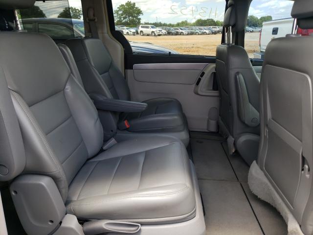 2011 VOLKSWAGEN ROUTAN SEL 2V4RW5DG5BR658518