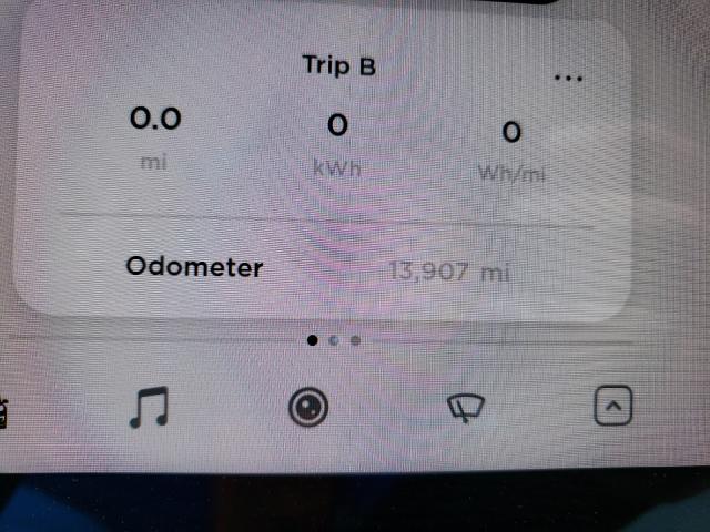 2021 TESLA MODEL Y 5YJYGDEE4MF066276