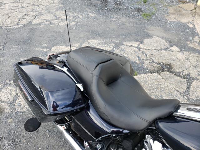 2019 HARLEY-DAVIDSON FLHX 1HD1KBC17KB656796