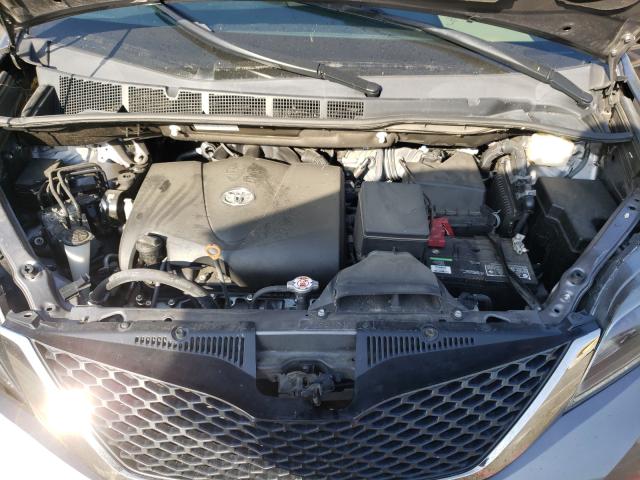 2017 TOYOTA SIENNA SE 5TDXZ3DC3HS832757