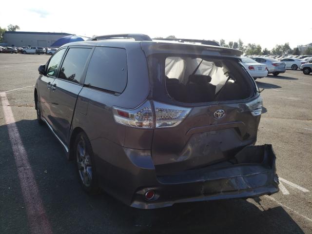2017 TOYOTA SIENNA SE 5TDXZ3DC3HS832757