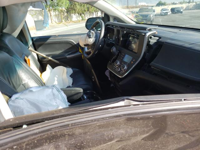 2017 TOYOTA SIENNA SE 5TDXZ3DC3HS832757