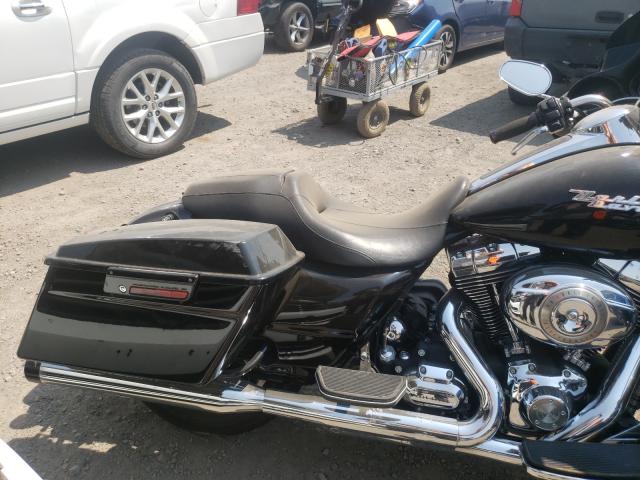 2011 HARLEY-DAVIDSON FLHTC 1HD1FF411BB677623