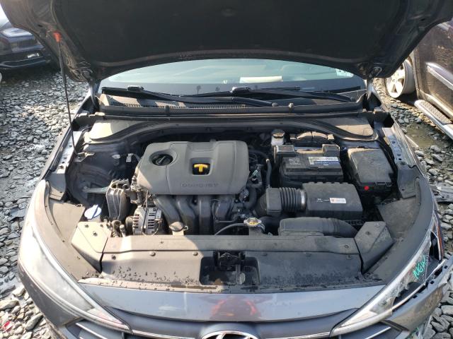  HYUNDAI ELANTRA 2019 Серебристый