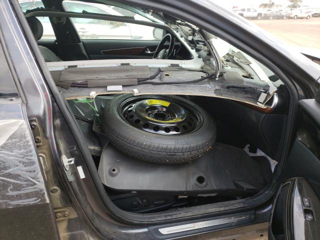 2018 KIA CADENZA LU KNALC4J18J5104062