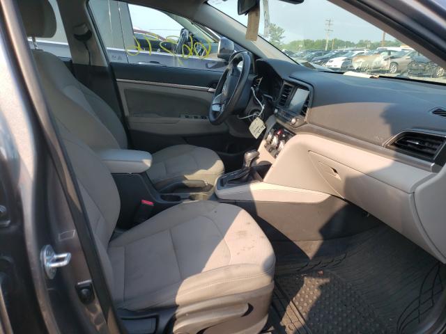  HYUNDAI ELANTRA 2019 Серебристый