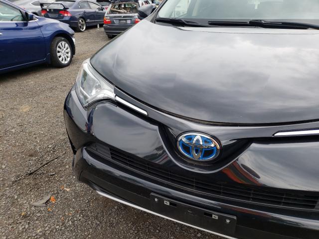 2018 TOYOTA RAV 4 JTMRJREV9JD226335