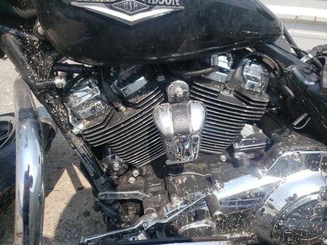 2019 HARLEY-DAVIDSON FLHR 1HD1FBC10KB680877