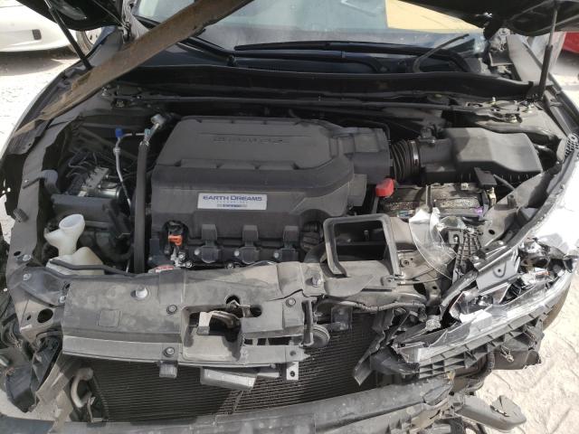 2017 HONDA 125 1HGCR3F87HA008816