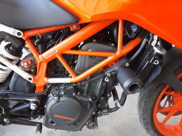 2017 KTM DUKE 390 MD2JPJ402HC215822