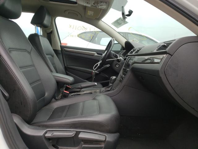 2016 VOLKSWAGEN PASSAT 1VWBT7A35GC010613