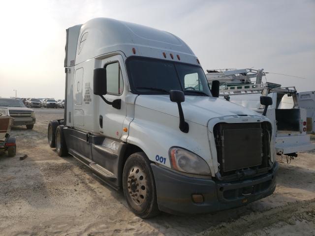 Flood-damaged cars for sale at auction: 2016 Freightliner Cascadia 125