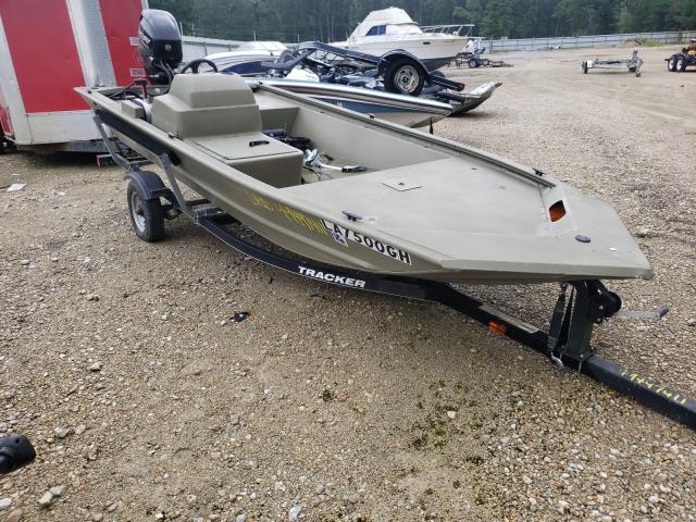 Salvage boats for sale at Greenwell Springs, LA auction: 2017 Tracker Boat