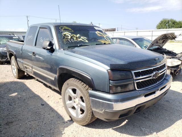 Salvage trucks for sale at Chicago Heights, IL auction: 2006 Chevrolet Silverado