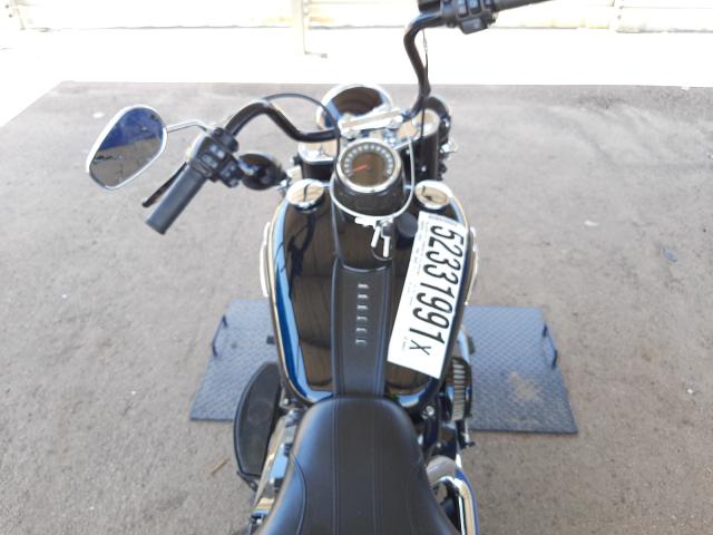 2019 HARLEY-DAVIDSON FLHCS 1HD1YBK26KB067084