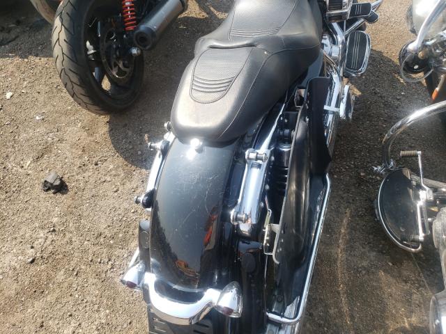 2010 HARLEY-DAVIDSON FLHX 1HD1KB414AB660141