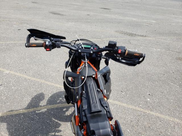 2021 KTM 690 SMC R VBKLSV401MM711606