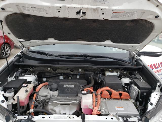 2017 TOYOTA RAV4 HV LE JTMRJREV8HD106679